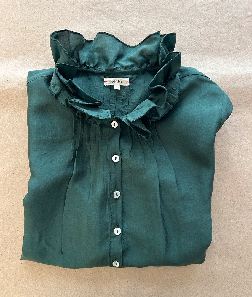 BLOUSE-EN-SOIE-VERT-BOUTEILLE-01