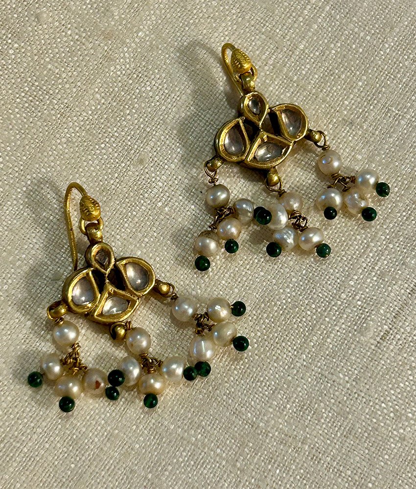 BOUCLES D’OREILLES SAPHIRS BLANCS