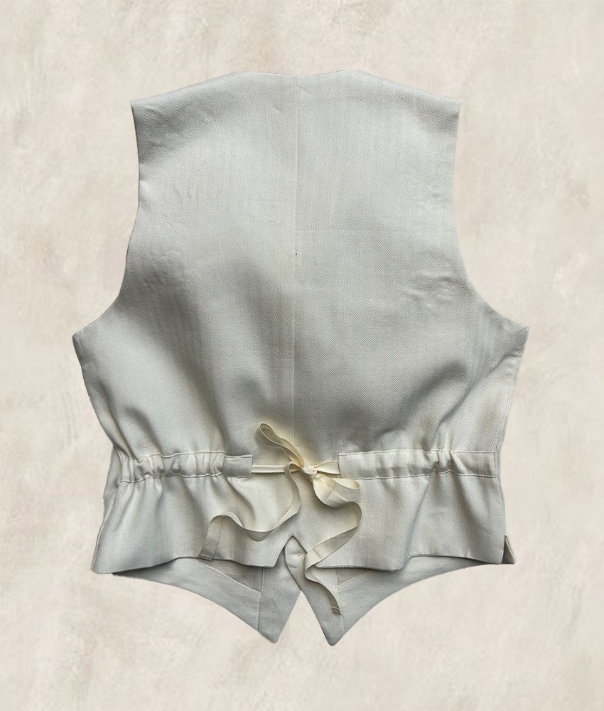 GILET BRODÉ BLANC CASSÉ-02