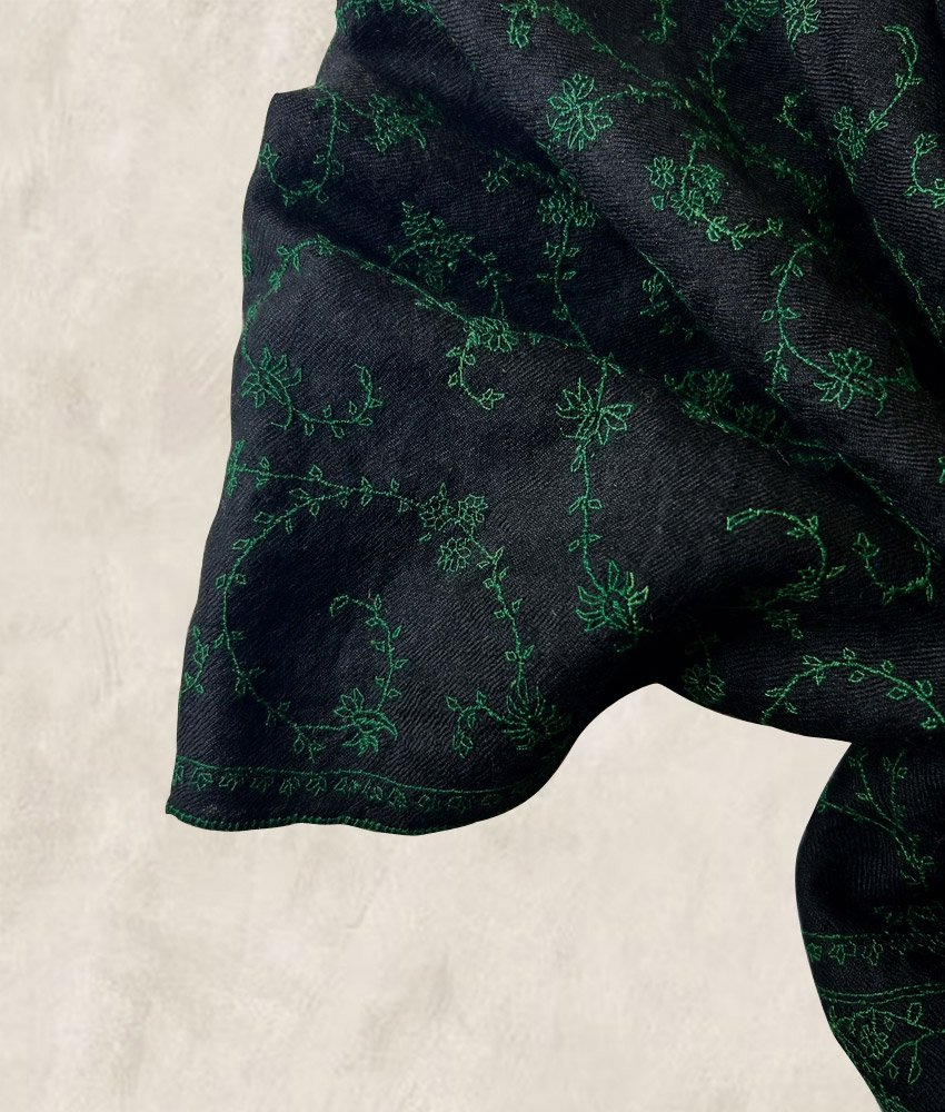 PASHMINA-NOIR-ET-EMERAUDE-02