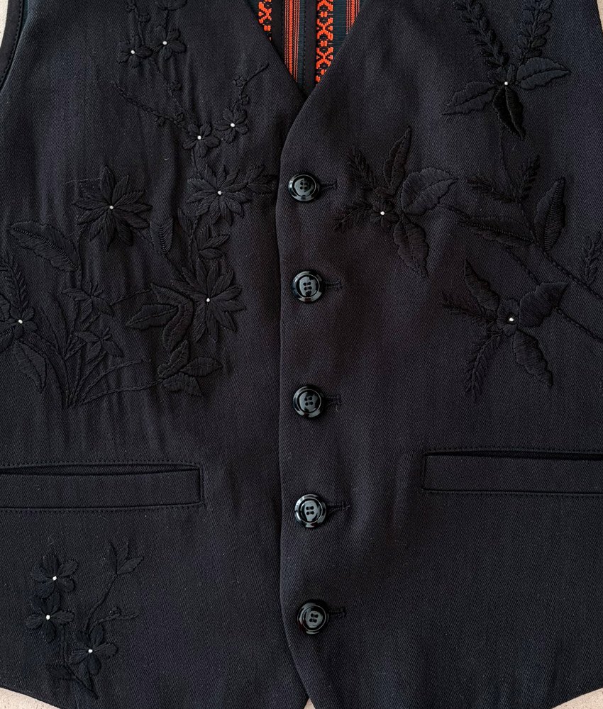 GILET-BRODÉ-OBI-RED-01